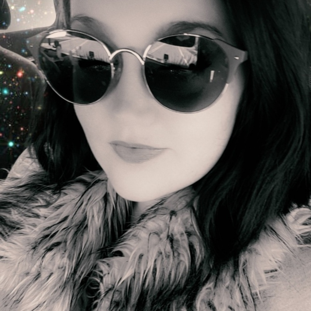 Meet your Posher, Alicia